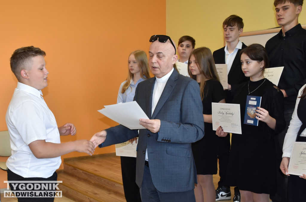 Finaliści Wojewódzkiego Konkursu Pięknego Czytania