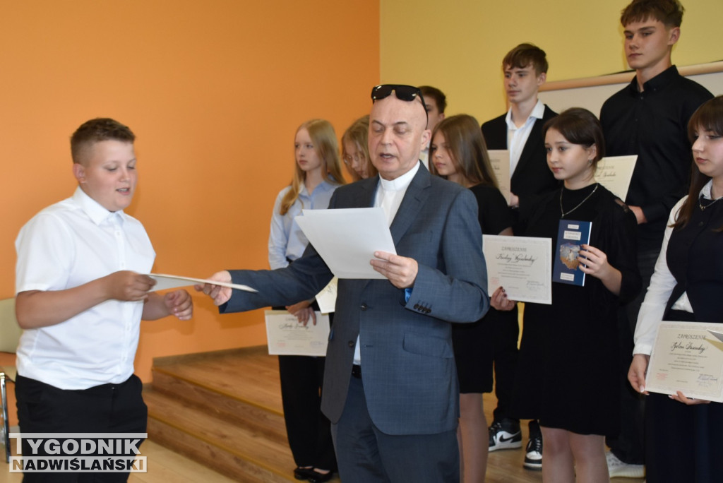 Finaliści Wojewódzkiego Konkursu Pięknego Czytania