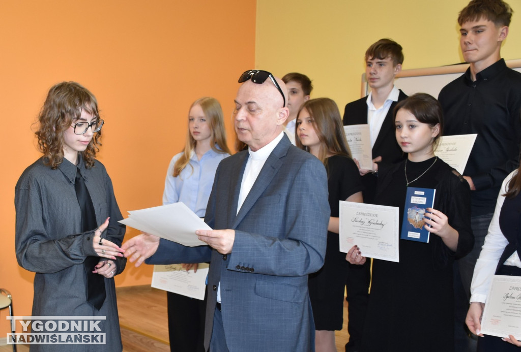 Finaliści Wojewódzkiego Konkursu Pięknego Czytania