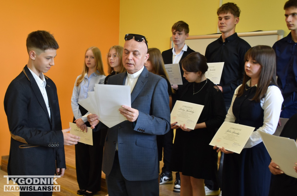 Finaliści Wojewódzkiego Konkursu Pięknego Czytania