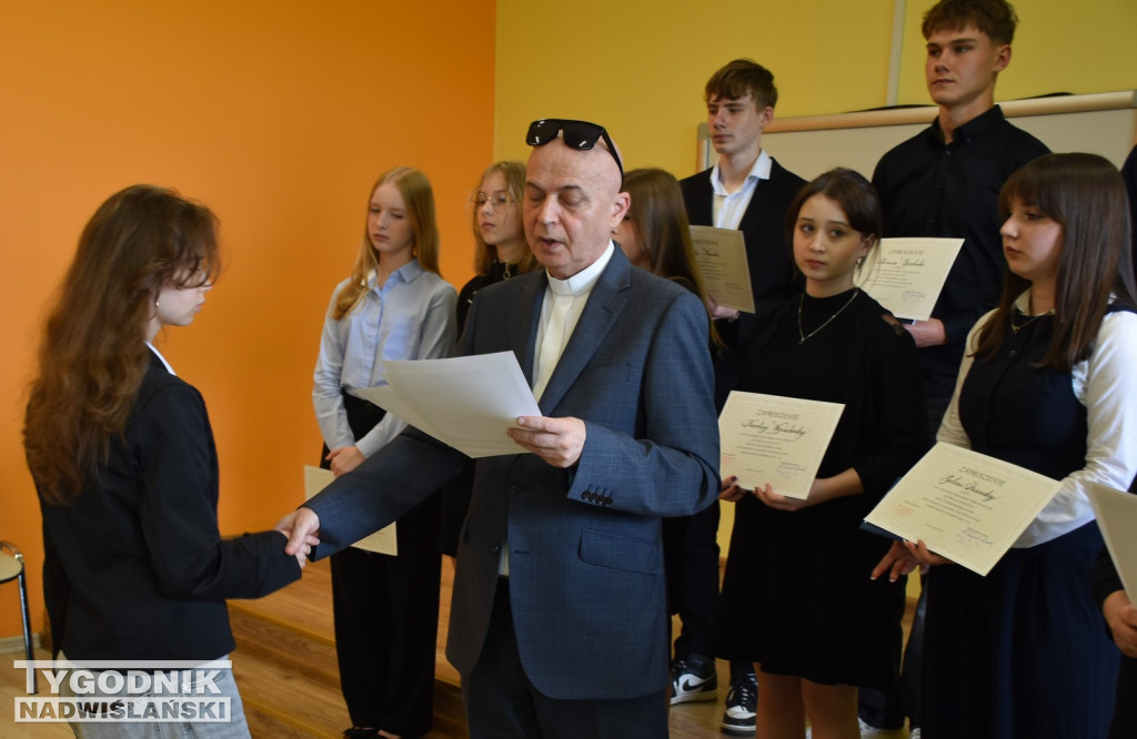 Finaliści Wojewódzkiego Konkursu Pięknego Czytania