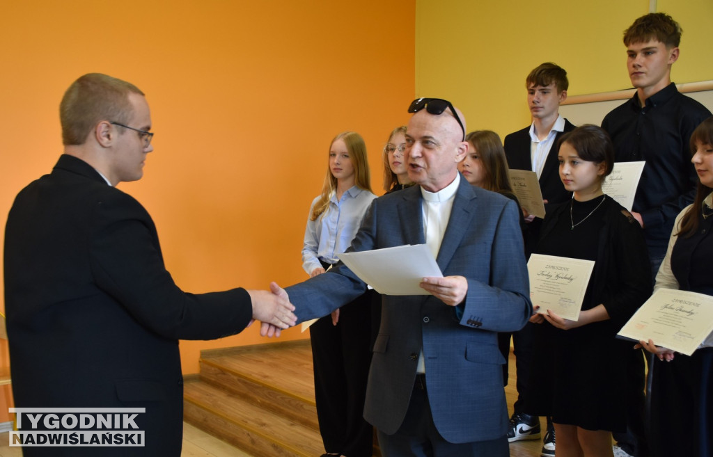 Finaliści Wojewódzkiego Konkursu Pięknego Czytania