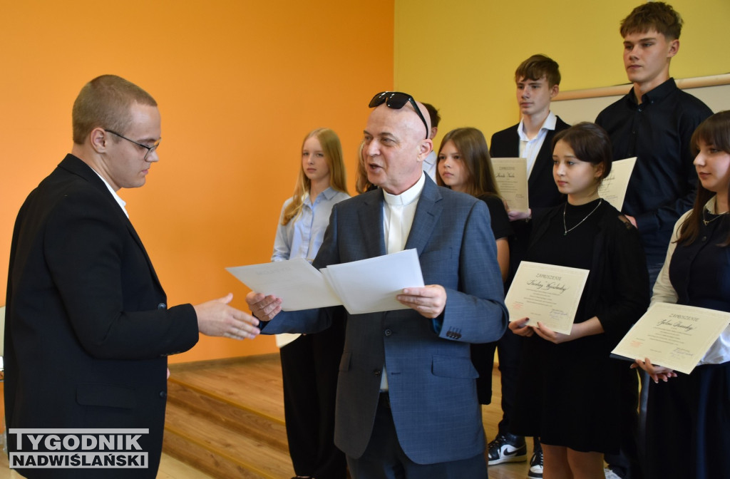 Finaliści Wojewódzkiego Konkursu Pięknego Czytania