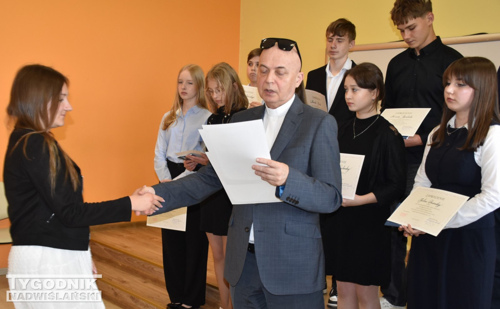 Finaliści Wojewódzkiego Konkursu Pięknego Czytania