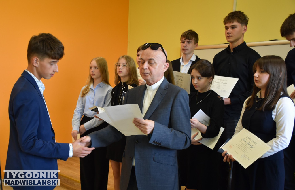 Finaliści Wojewódzkiego Konkursu Pięknego Czytania