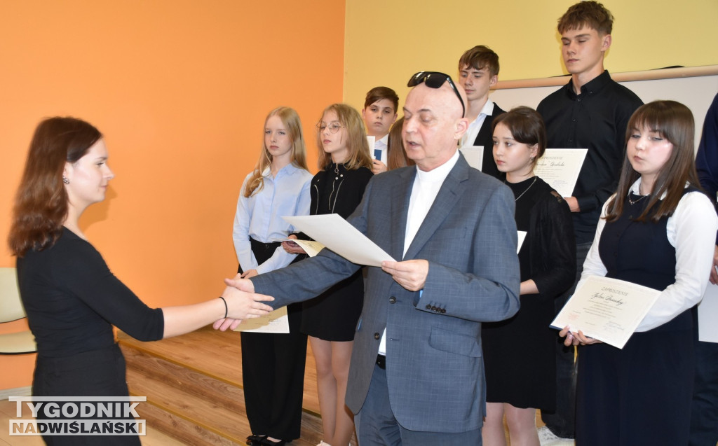 Finaliści Wojewódzkiego Konkursu Pięknego Czytania