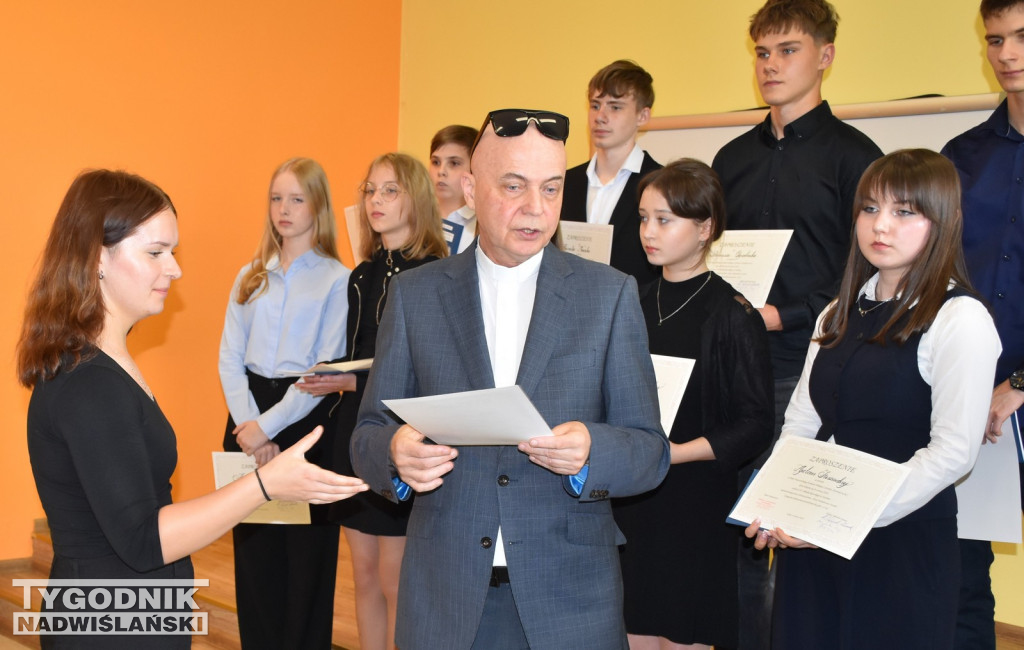 Finaliści Wojewódzkiego Konkursu Pięknego Czytania
