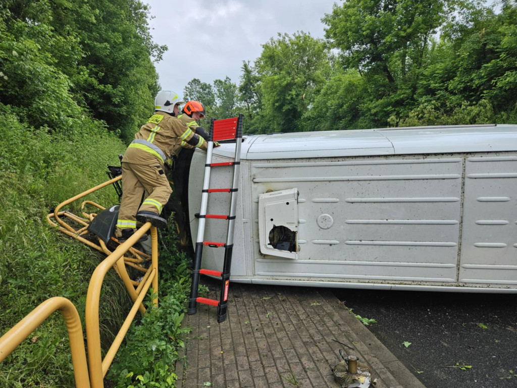 Wypadek na DK79 w Przybysławicach