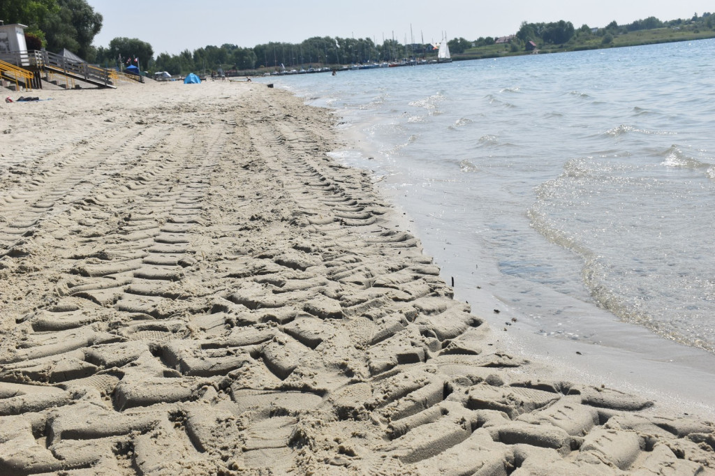 Nowy piasek nad Jeziorem Tarnobrzeskim