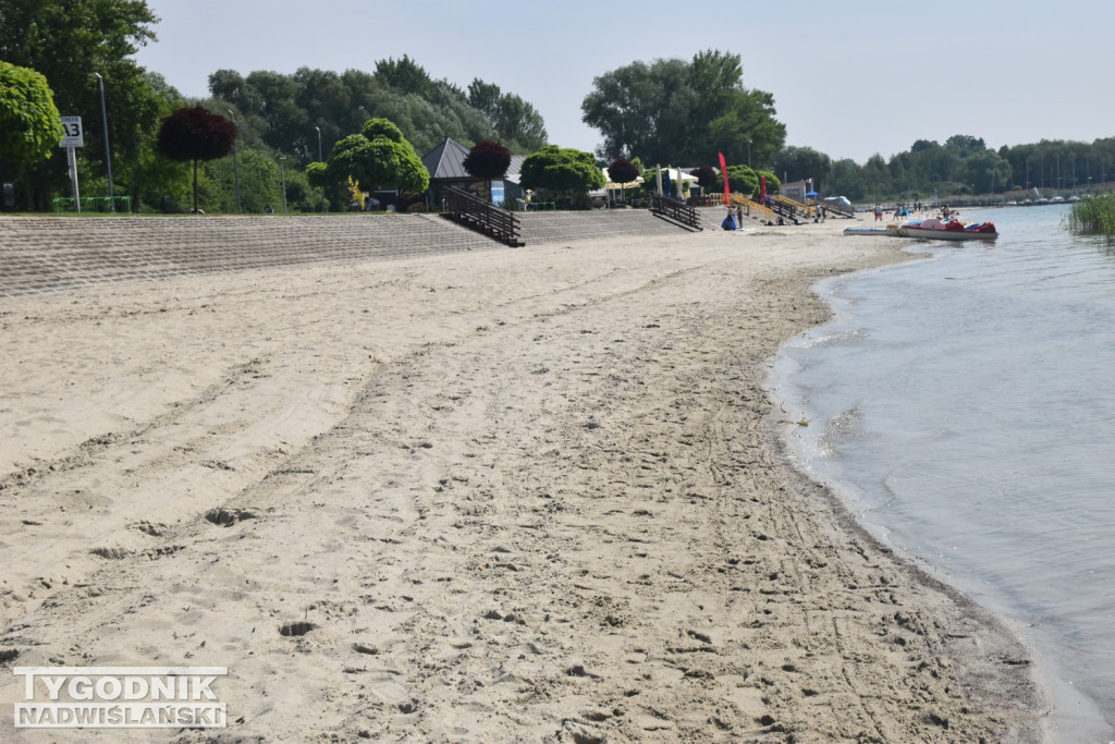 Nowy piasek nad Jeziorem Tarnobrzeskim