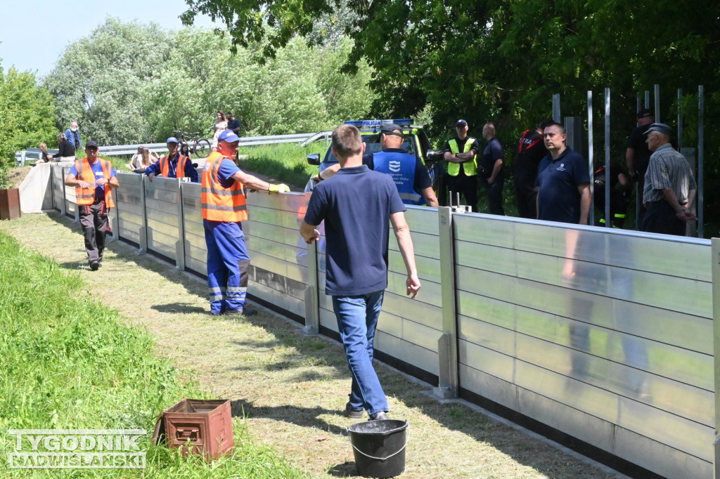Ćwiczenia w rejonie promu w Tarnobrzegu