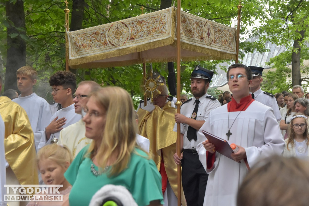 Procesja Bożego Ciała w Nowej Dębie