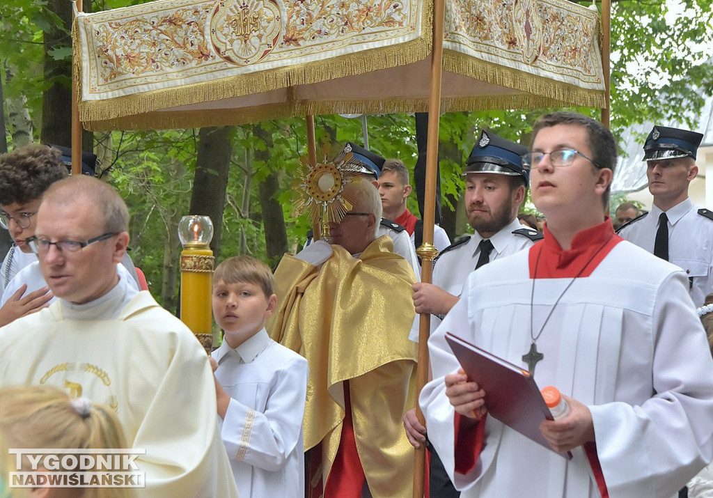Procesja Bożego Ciała w Nowej Dębie
