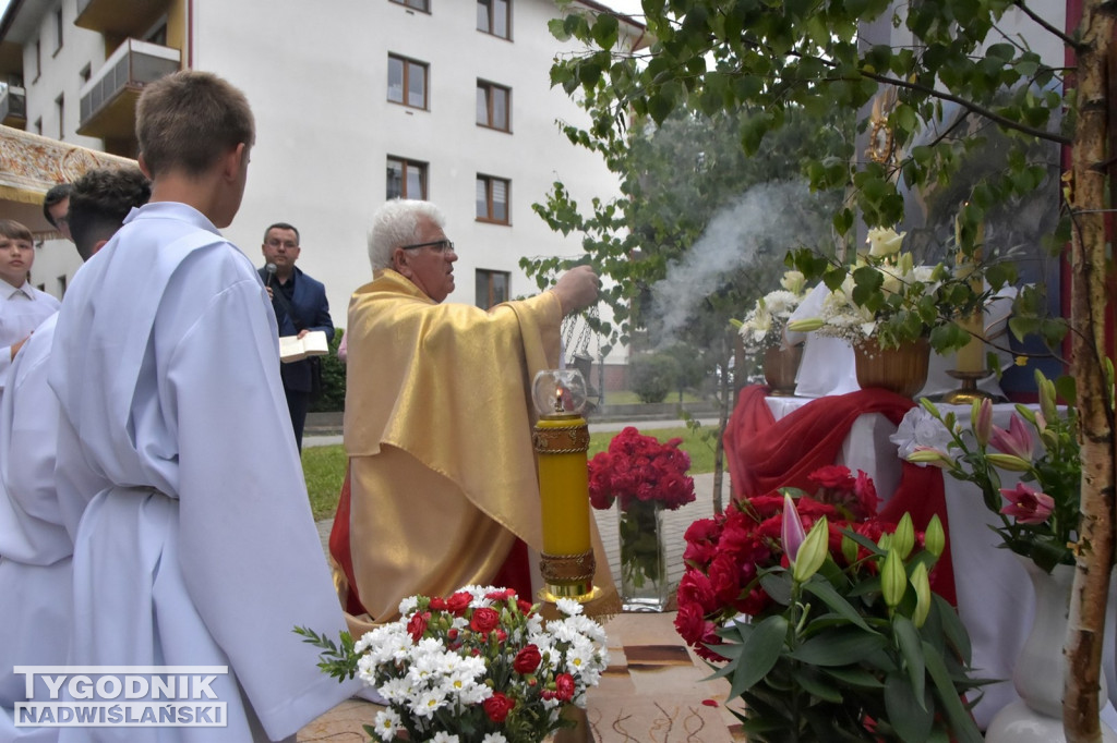 Procesja Bożego Ciała w Nowej Dębie