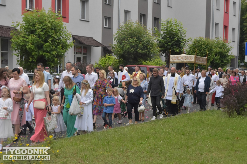 Procesja Bożego Ciała w Nowej Dębie