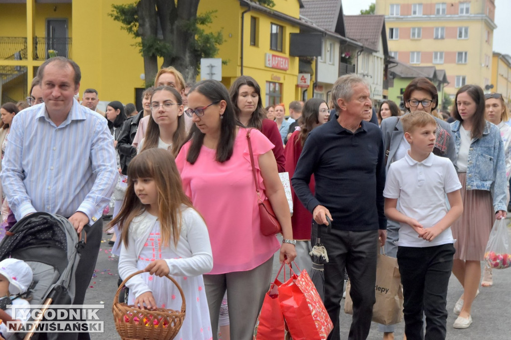 Procesja Bożego Ciała w Nowej Dębie