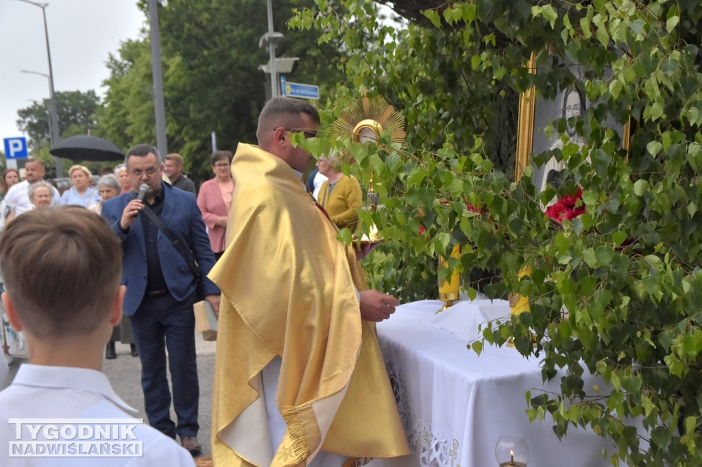 Procesja Bożego Ciała w Nowej Dębie