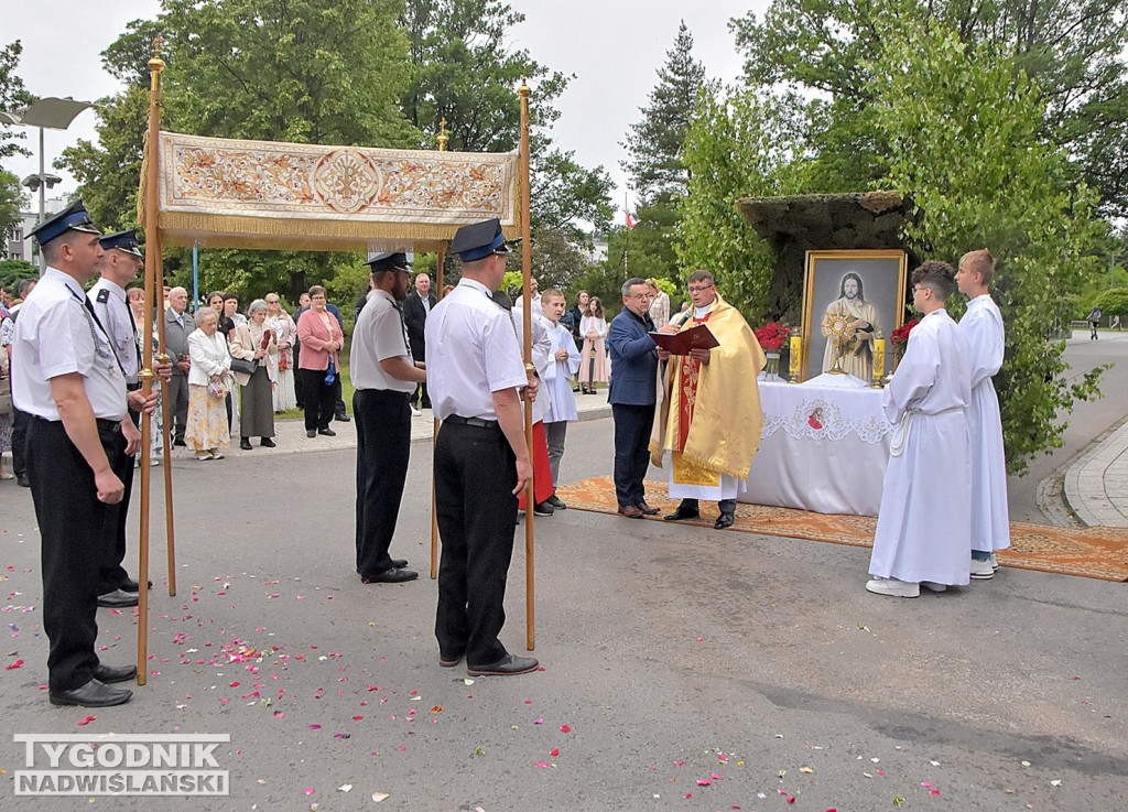 Procesja Bożego Ciała w Nowej Dębie