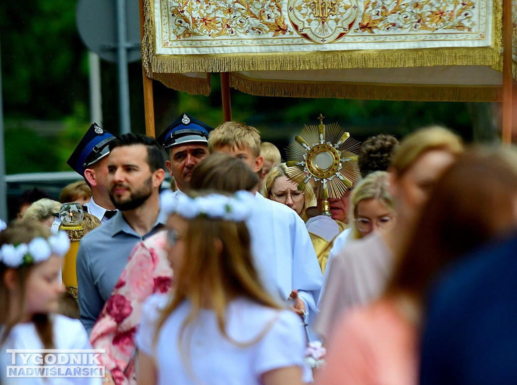 Procesja Bożego Ciała w Nowej Dębie