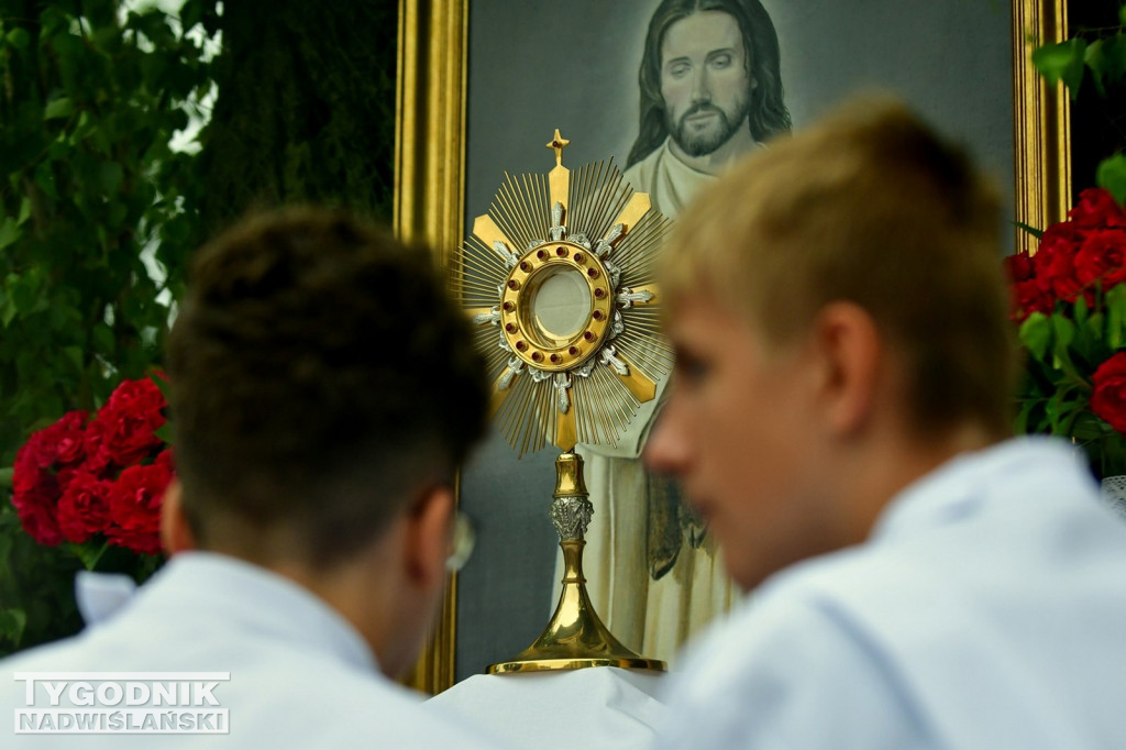 Procesja Bożego Ciała w Nowej Dębie
