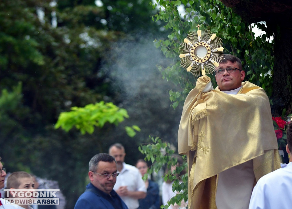 Procesja Bożego Ciała w Nowej Dębie