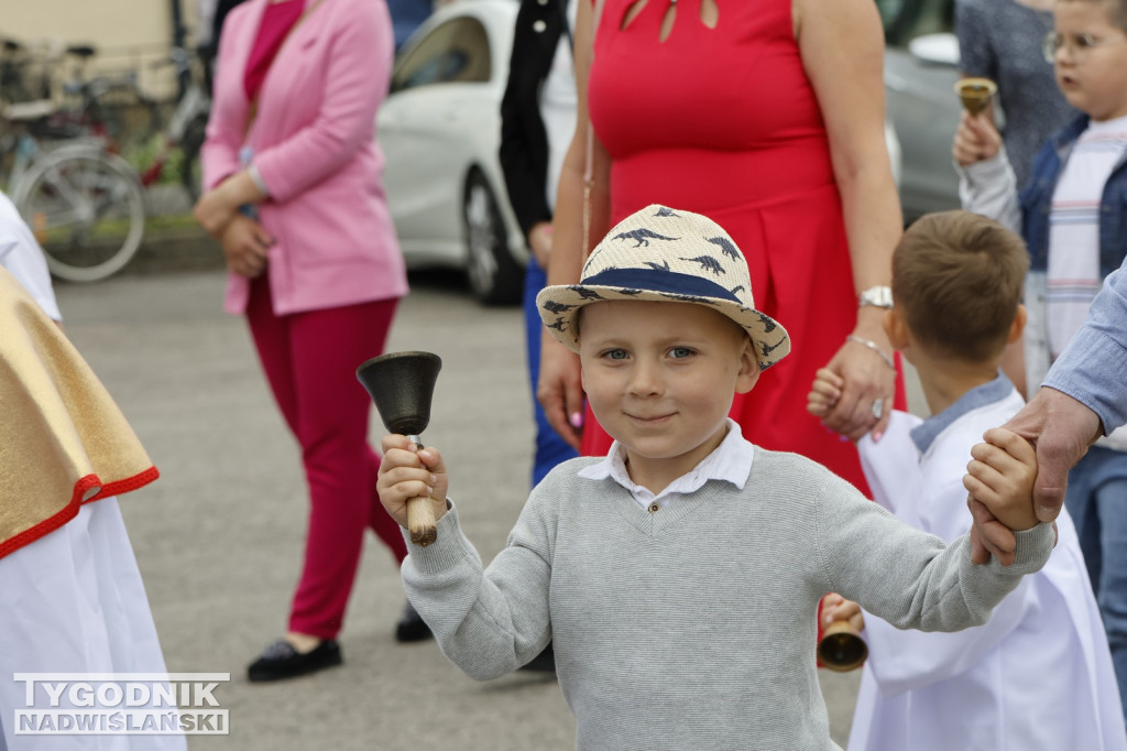 Procesja w Boże Ciało na osiedlu Sobów w Tarnobrzegu
