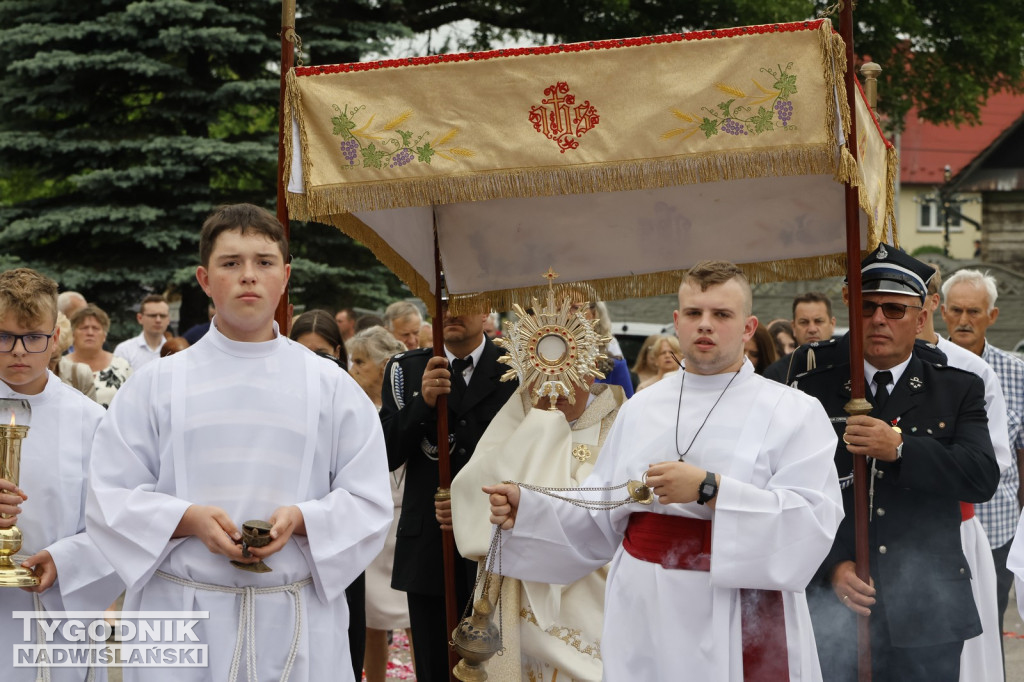Procesja w Boże Ciało na osiedlu Sobów w Tarnobrzegu