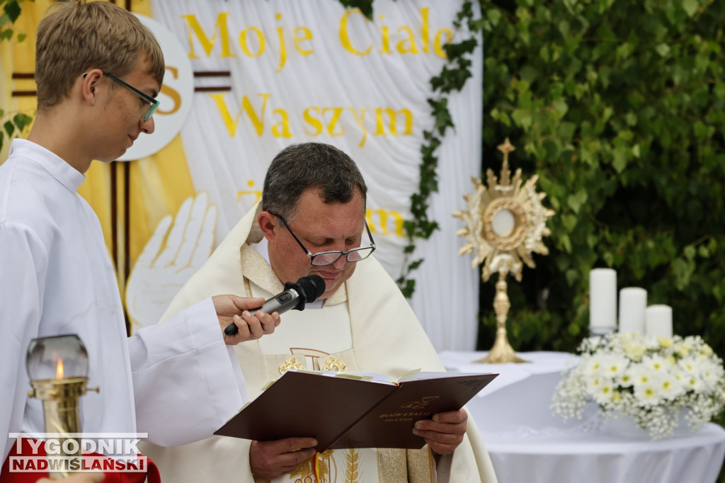 Procesja w Boże Ciało na osiedlu Sobów w Tarnobrzegu