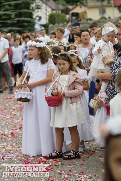 Procesja w Boże Ciało na osiedlu Sobów w Tarnobrzegu