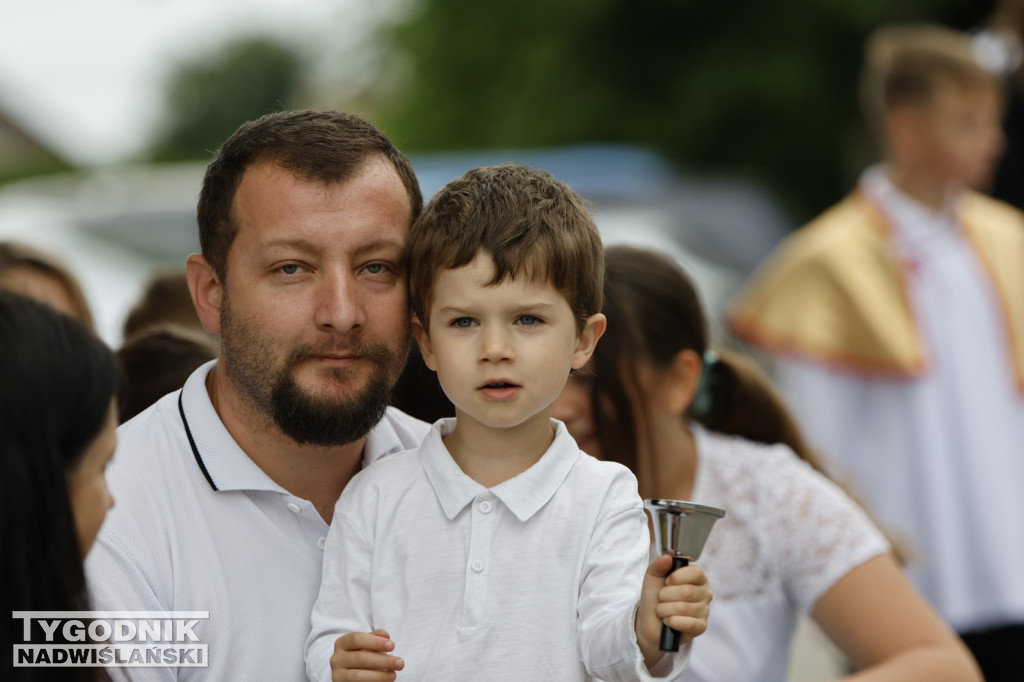 Procesja w Boże Ciało na osiedlu Sobów w Tarnobrzegu