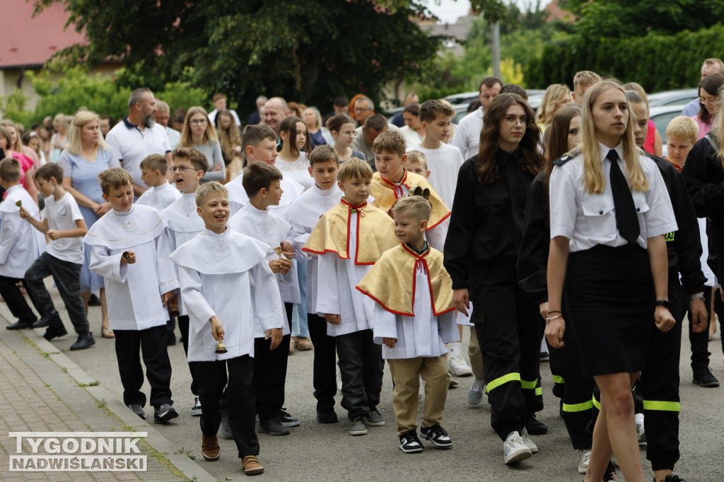 Procesja w Boże Ciało na osiedlu Sobów w Tarnobrzegu