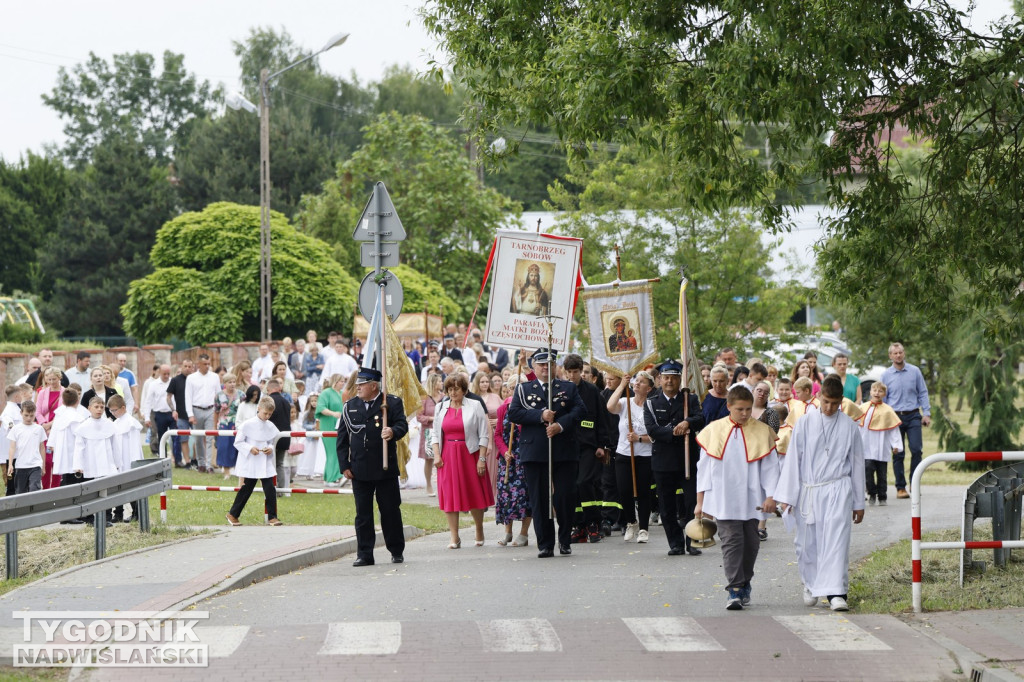 Procesja w Boże Ciało na osiedlu Sobów w Tarnobrzegu
