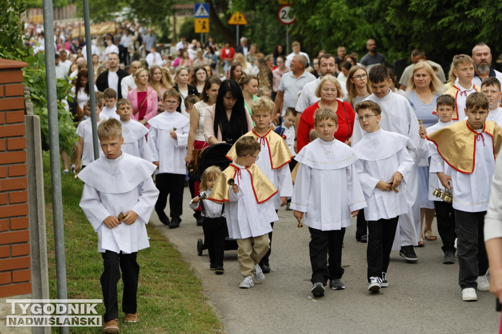 Procesja w Boże Ciało na osiedlu Sobów w Tarnobrzegu