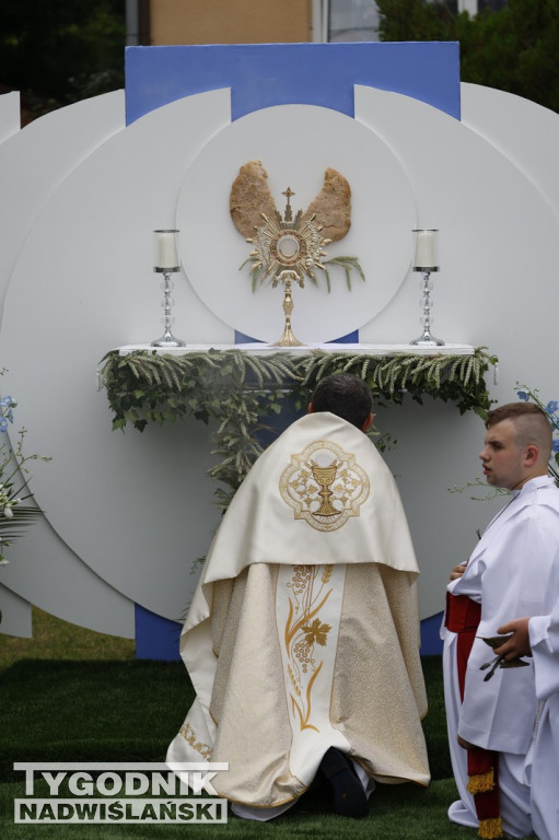 Procesja w Boże Ciało na osiedlu Sobów w Tarnobrzegu