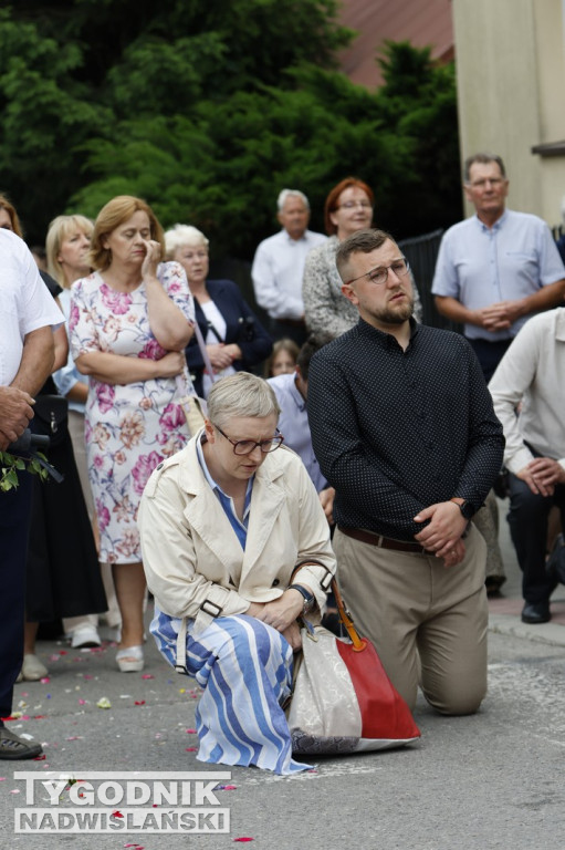 Procesja w Boże Ciało na osiedlu Sobów w Tarnobrzegu