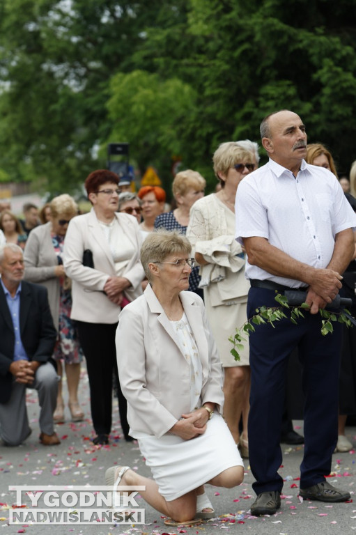 Procesja w Boże Ciało na osiedlu Sobów w Tarnobrzegu
