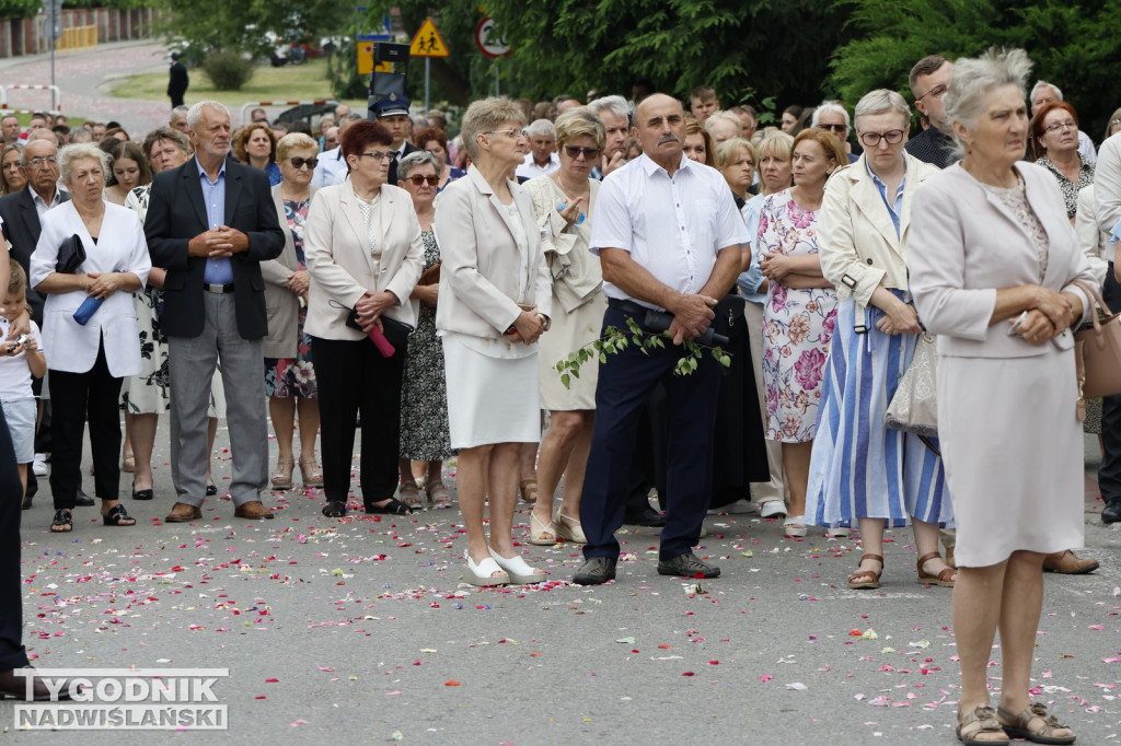Procesja w Boże Ciało na osiedlu Sobów w Tarnobrzegu