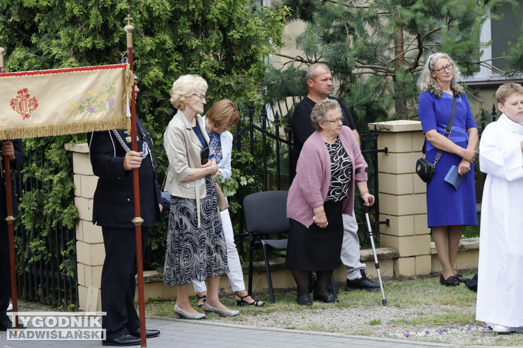 Procesja w Boże Ciało na osiedlu Sobów w Tarnobrzegu