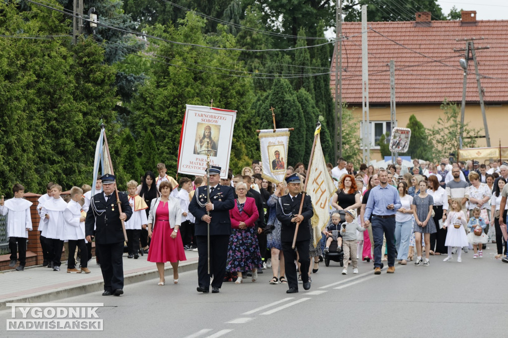 Procesja w Boże Ciało na osiedlu Sobów w Tarnobrzegu
