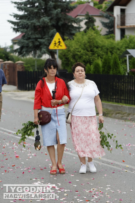 Procesja w Boże Ciało na osiedlu Sobów w Tarnobrzegu