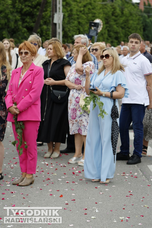 Procesja w Boże Ciało na osiedlu Sobów w Tarnobrzegu