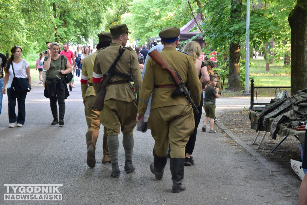 Drugi dzień Militariady w Nowej Dębie