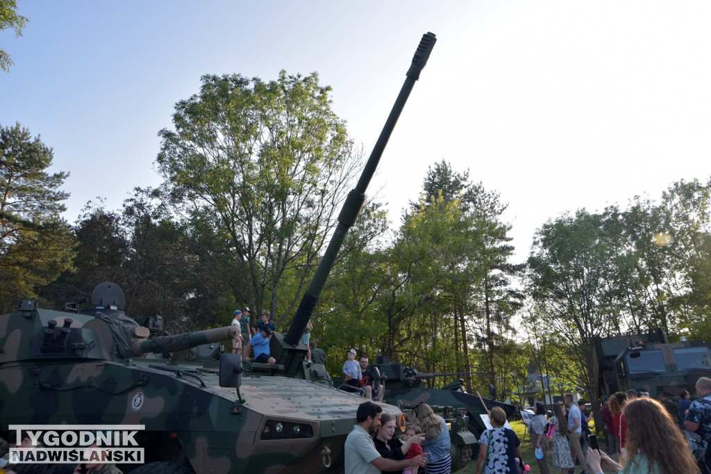Drugi dzień Militariady w Nowej Dębie