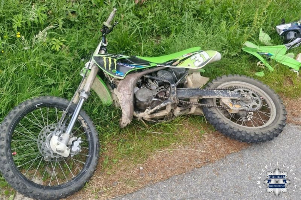 Nastolatek spowodował wypadek, jadąc crossem