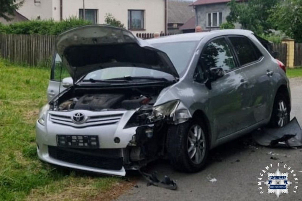 Nastolatek spowodował wypadek, jadąc crossem