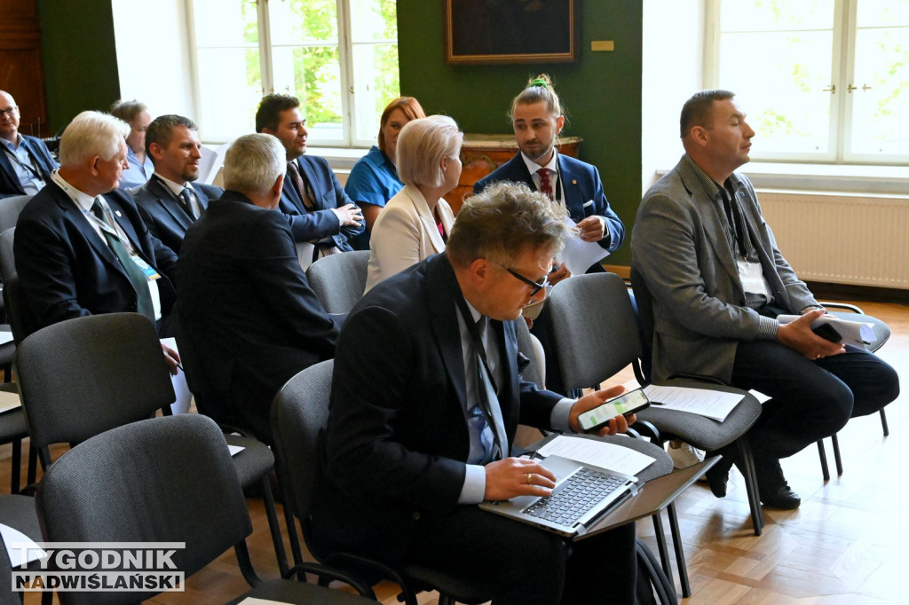 Konferencja kolejowa w Zamku Tarnowskich w Tarnobrzegu