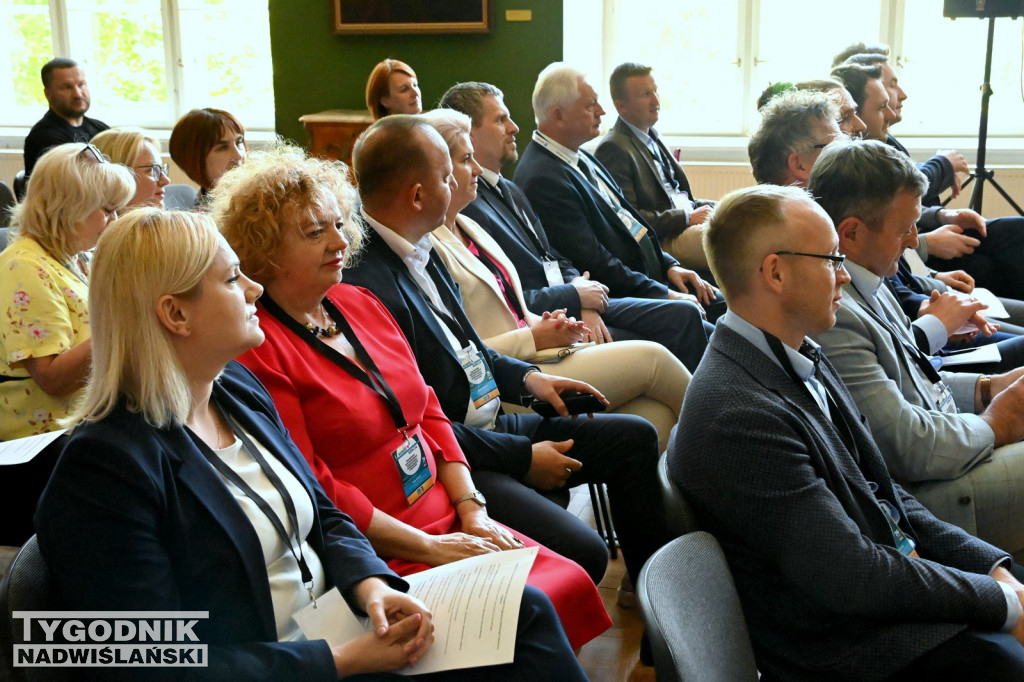 Konferencja kolejowa w Zamku Tarnowskich w Tarnobrzegu
