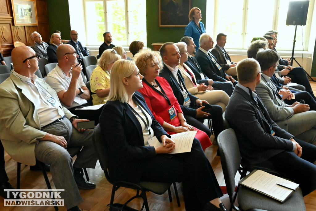 Konferencja kolejowa w Zamku Tarnowskich w Tarnobrzegu