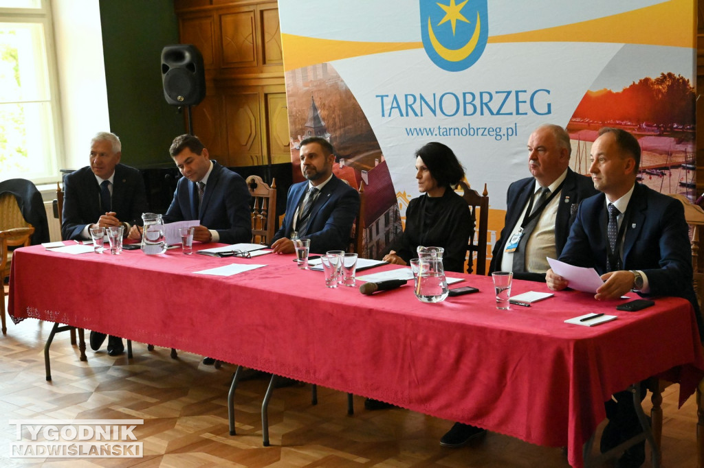 Konferencja kolejowa w Zamku Tarnowskich w Tarnobrzegu