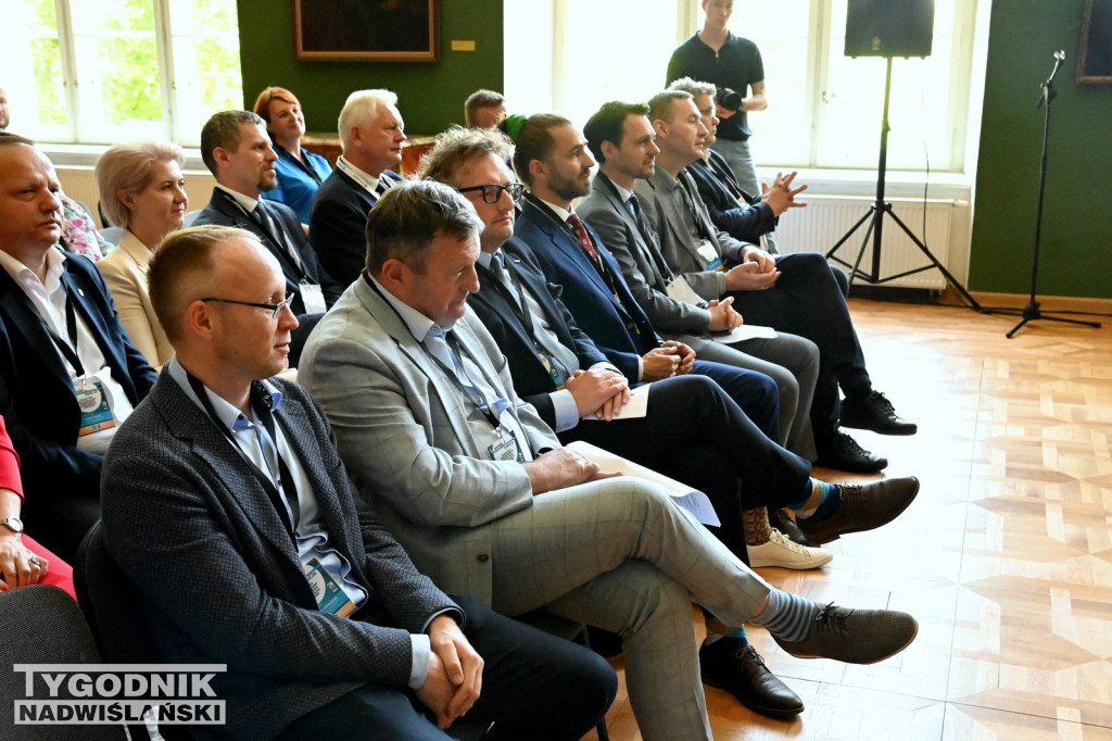 Konferencja kolejowa w Zamku Tarnowskich w Tarnobrzegu